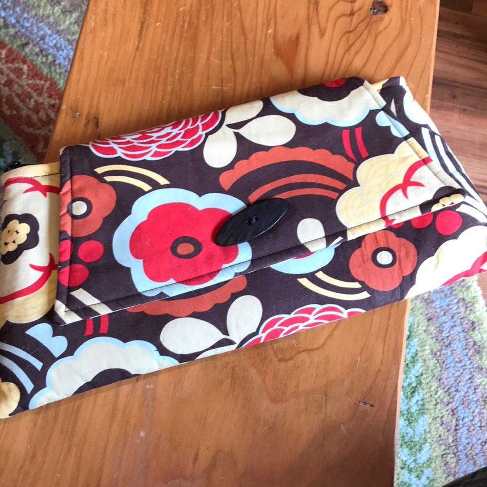 Floral clutch